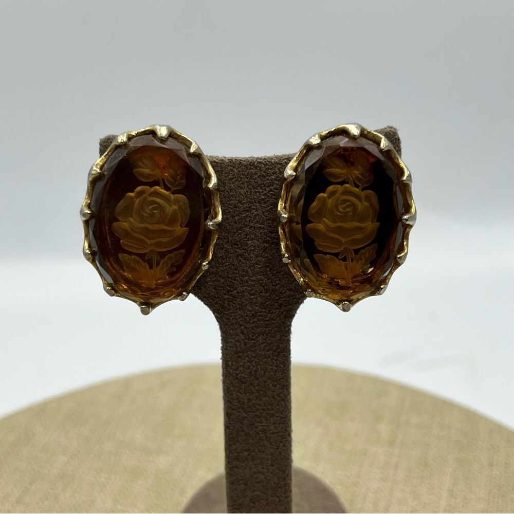 woman's vintage Gold and Brown glass cut Vintage Oval Earrings